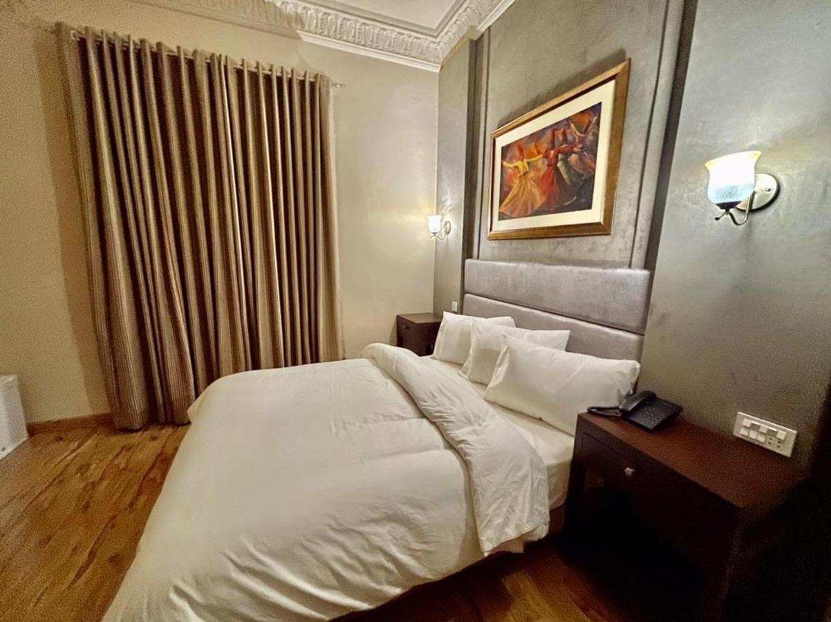 Shelton Hotel Mardan Екстер'єр фото